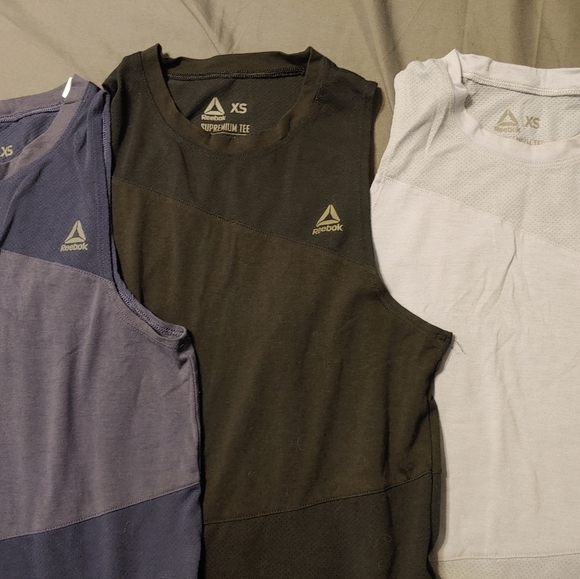 Reebok Women's Muscle Tanks - Picture 2 of 4